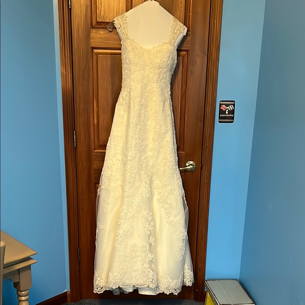 Wedding dress